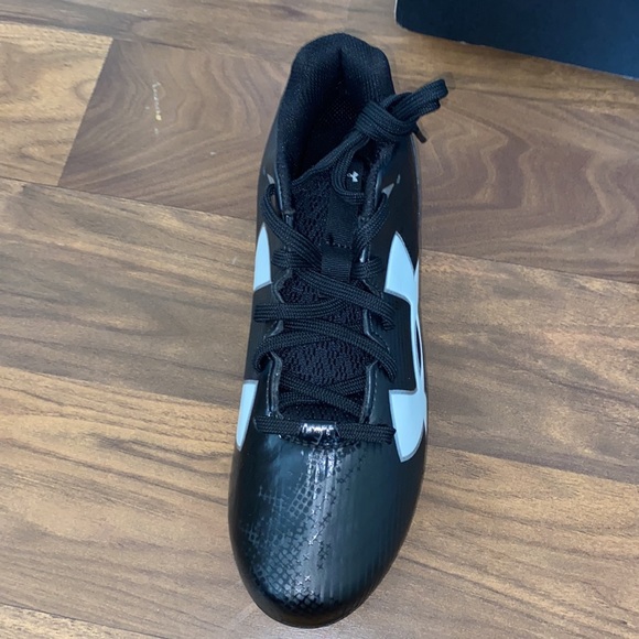 Under armor cleats for boys - Picture 3 of 4